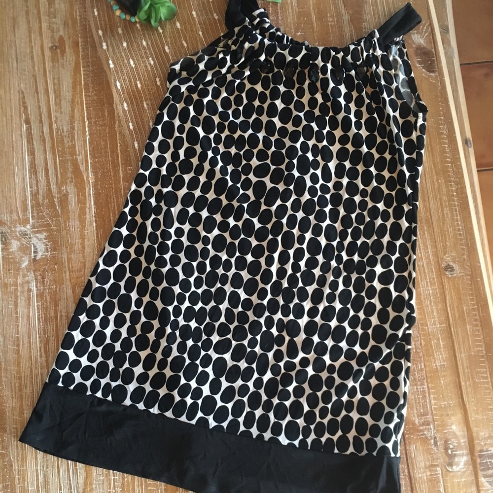 Sleeveless Black & White dress